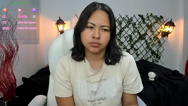 Louisa  clare online show from December 14, 10:03 pm