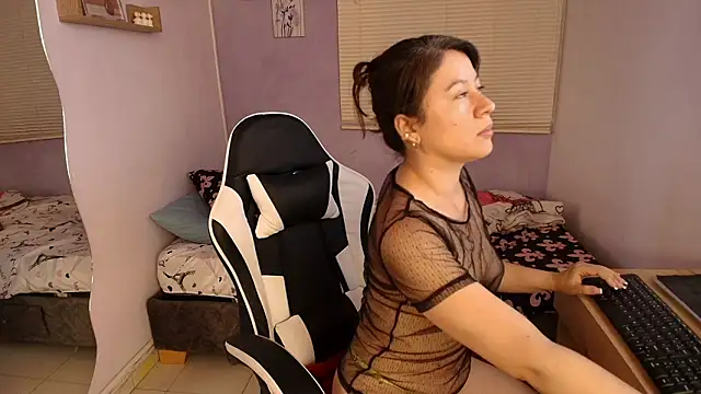 luna desiree online show from February 17, 11:44 pm