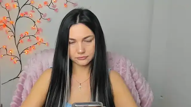 Lune Moon online show from December 20, 6:31 am