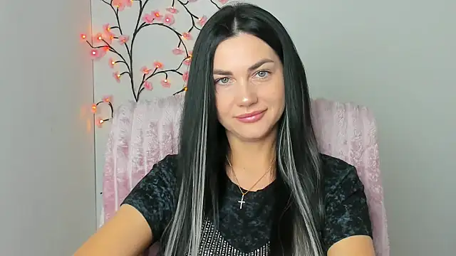 Lune Moon online show from April 18, 5:22 am