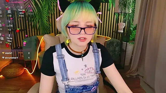 CoralineYoung online show from June 6, 10:42 am