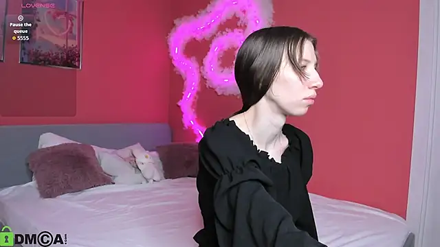 Lisbeth  Salander online show from December 15, 2:38 am