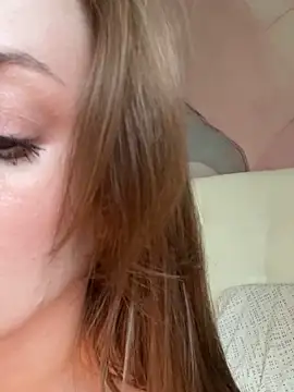 Snapshot of Rosie_Holmes_ chatting on September 21, 11:23 am Rosie Holmes online show from September 21, 11:23 am