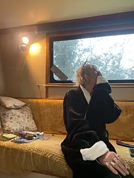 ladyboatlady online show from October 8, 6:33 am