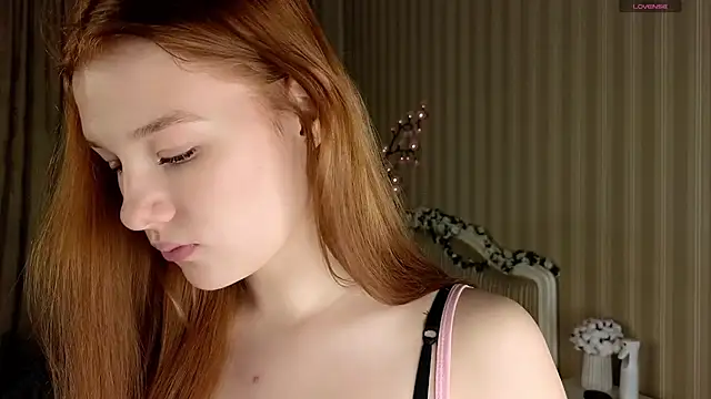 Juuulia  online show from December 1, 2:55 pm