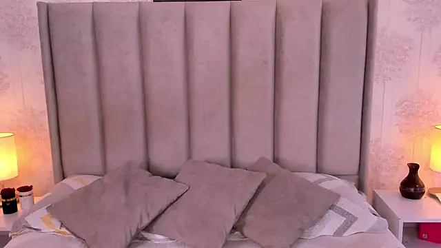 ShaynaHosk online show from March 29, 1:38 am