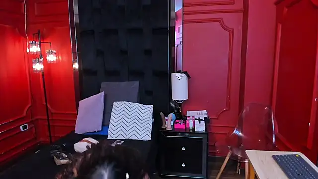 bellarivera  online show from March 25, 4:24 pm