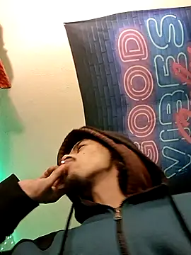 Snapshot of MeTazty294 chatting on November 12, 4:24 am MeTazty294 online show from November 12, 4:24 am