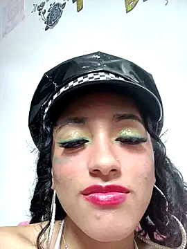 Kylie Moan online show from November 1, 5:20 am