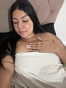 julianamascarada online show from September 19, 5:35 pm