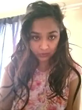 Snapshot of cute_indianxo chatting on January 6, 6:17 am cute indianxo online show from January 6, 6:17 am