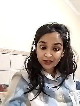 Snapshot of cute_indianxo chatting on January 8, 2:47 am cute indianxo online show from January 8, 2:47 am