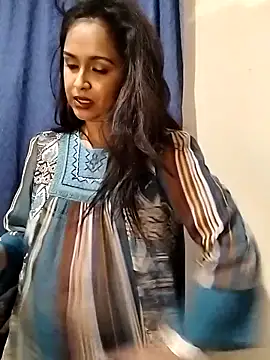 Snapshot of cute_indianxo chatting on January 15, 4:44 pm cute indianxo online show from January 15, 4:44 pm