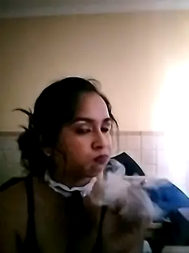 Snapshot of cute_indianxo chatting on February 1, 12:48 pm cute indianxo online show from February 1, 12:48 pm