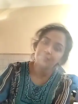 Snapshot of cute_indianxo chatting on February 3, 5:38 am cute indianxo online show from February 3, 5:38 am