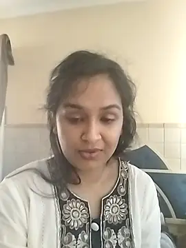 Snapshot of cute_indianxo chatting on February 4, 8:53 am cute indianxo online show from February 4, 8:53 am