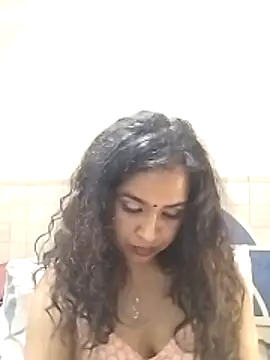 Snapshot of cute_indianxo chatting on February 11, 8:58 pm cute indianxo online show from February 11, 8:58 pm