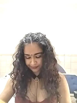 Snapshot of cute_indianxo chatting on February 13, 6:15 pm cute indianxo online show from February 13, 6:15 pm