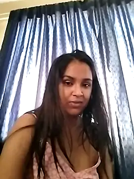 Snapshot of cute_indianxo chatting on February 19, 10:33 am cute indianxo online show from February 19, 10:33 am