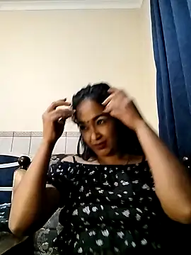 Snapshot of cute_indianxo chatting on February 22, 5:55 pm cute indianxo online show from February 22, 5:55 pm