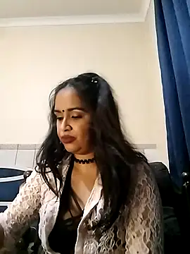 Snapshot of cute_indianxo chatting on February 23, 6:27 pm cute indianxo online show from February 23, 6:27 pm