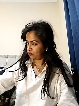 Snapshot of cute_indianxo chatting on February 28, 3:18 am cute indianxo online show from February 28, 3:18 am