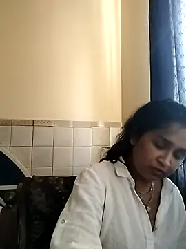 Snapshot of cute_indianxo chatting on June 25, 10:31 am cute indianxo online show from June 25, 10:31 am