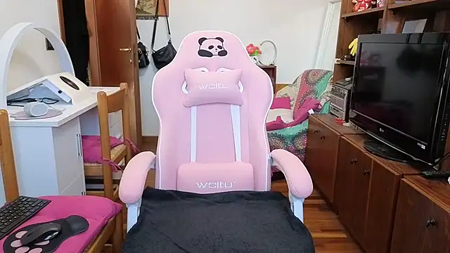 DragonflyExhib online show from April 2, 7:50 am