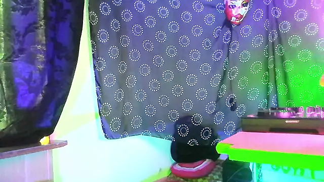 Snapshot of DjDiCKmannOnE chatting on February 2, 2:49 pm DjDiCKmannOnE online show from February 2, 2:49 pm