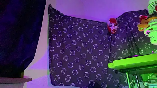 Snapshot of DjDiCKmannOnE chatting on February 7, 10:02 pm DjDiCKmannOnE online show from February 7, 10:02 pm