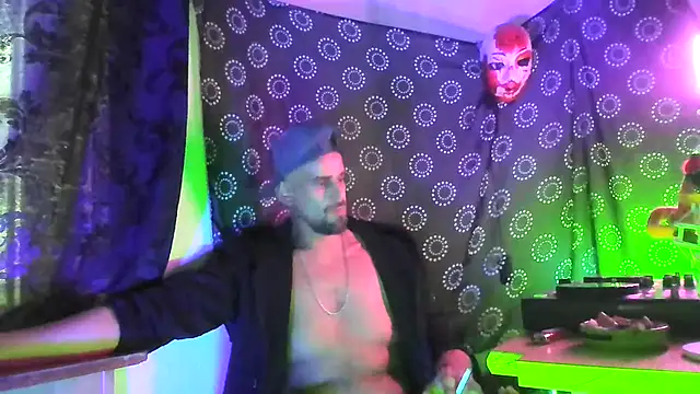 Snapshot of DjDiCKmannOnE chatting on February 8, 10:07 am DjDiCKmannOnE online show from February 8, 10:07 am