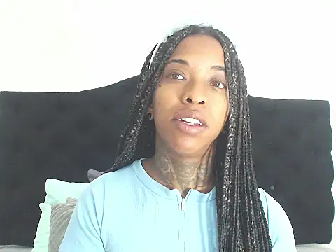 Snapshot of Pauline_Fox chatting on October 4, 1:47 am Pauline Fox online show from October 4, 1:47 am