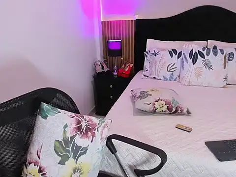 Pauline Fox online show from April 12, 12:59 am