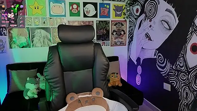 Yuhwan  online show from November 18, 10:47 pm