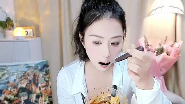 Snapshot of lumi65 chatting on October 8, 11:41 am lumi65 online show from October 8, 11:41 am