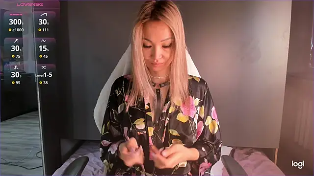 K1ttyC4t  online show from December 3, 3:58 am