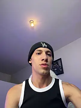 Snapshot of santiago_cutex chatting on February 6, 9:01 am santiago cutex online show from February 6, 9:01 am