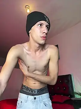 Snapshot of santiago_cutex chatting on February 22, 10:30 pm santiago cutex online show from February 22, 10:30 pm