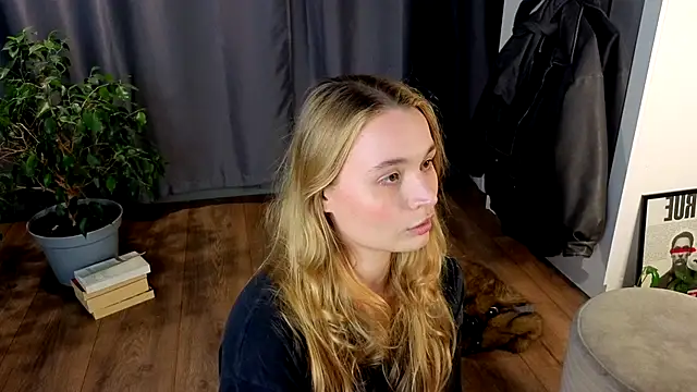 lisa schiele online show from November 10, 7:57 pm