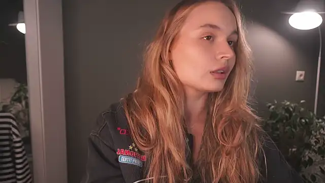 lisa schiele online show from November 19, 8:20 pm