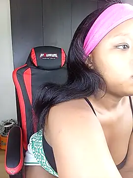 Snapshot of Young_Slut21 chatting on October 16, 4:35 am Young Slut21 online show from October 16, 4:35 am