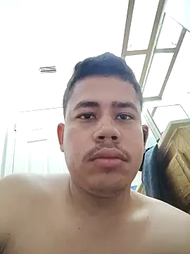 Snapshot of ModelledTread chatting on February 1, 4:11 am ModelledTread online show from February 1, 4:11 am