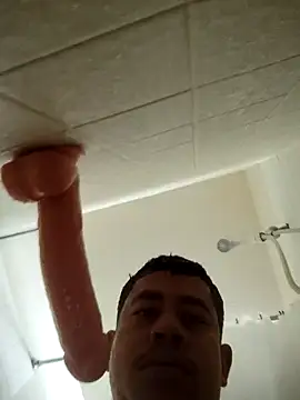 Snapshot of ModelledTread chatting on February 20, 5:04 am ModelledTread online show from February 20, 5:04 am