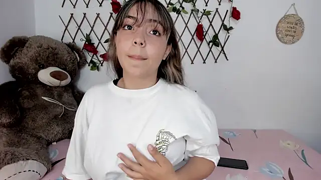 Snapshot of emma_grays2 chatting on September 9, 4:34 am emma grays2 online show from September 9, 4:34 am