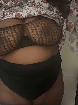 Snapshot of Juicystorm chatting on November 23, 11:32 am Juicystorm online show from November 23, 11:32 am