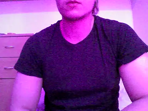 Andyl1 online show from February 28, 7:04 pm