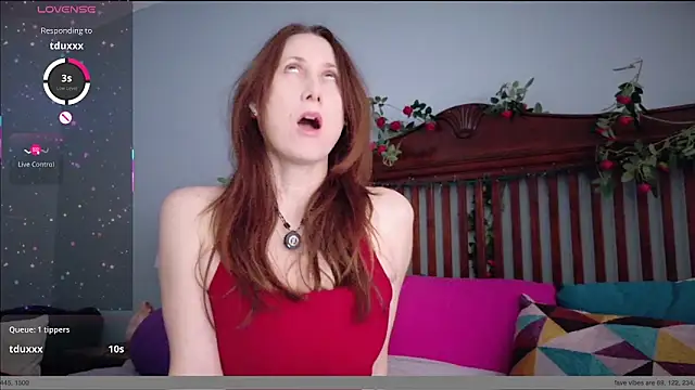 Snapshot of MommyGoddessL chatting on February 10, 6:01 pm MommyGoddessL online show from February 10, 6:01 pm