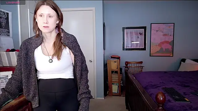 Snapshot of MommyGoddessL chatting on February 18, 2:57 pm MommyGoddessL online show from February 18, 2:57 pm