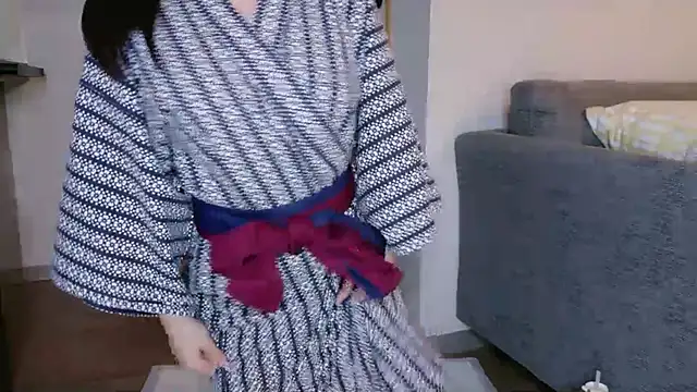 Snapshot of moemilk chatting on July 11, 12:13 am moemilk online show from July 11, 12:13 am