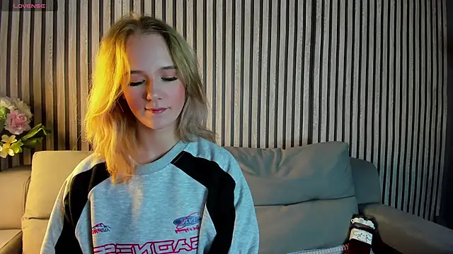 Casey Sweeet online show from September 29, 8:08 am